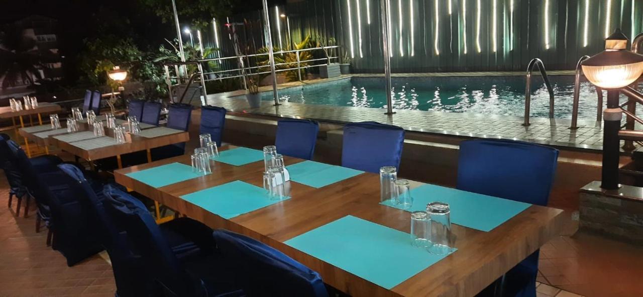 Paramount Tower Kozhikode Bagian luar foto
