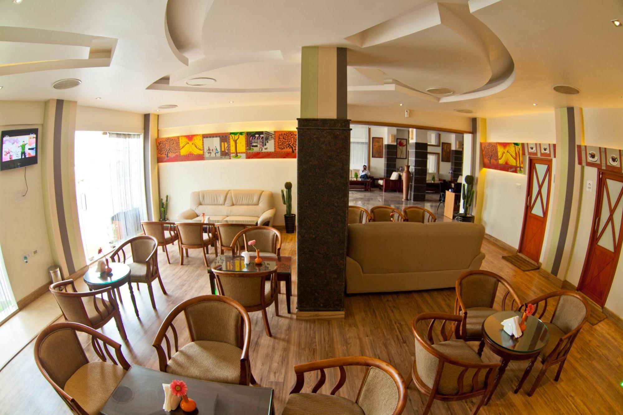 Paramount Tower Kozhikode Bagian luar foto