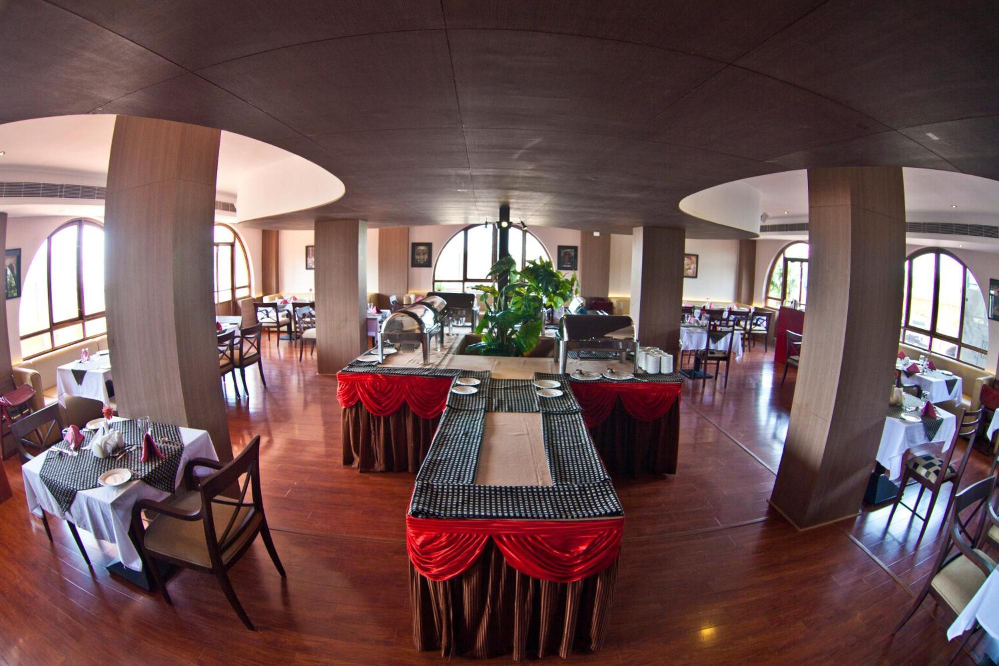 Paramount Tower Kozhikode Bagian luar foto
