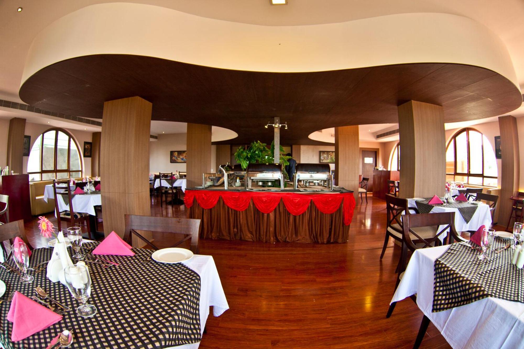 Paramount Tower Kozhikode Bagian luar foto