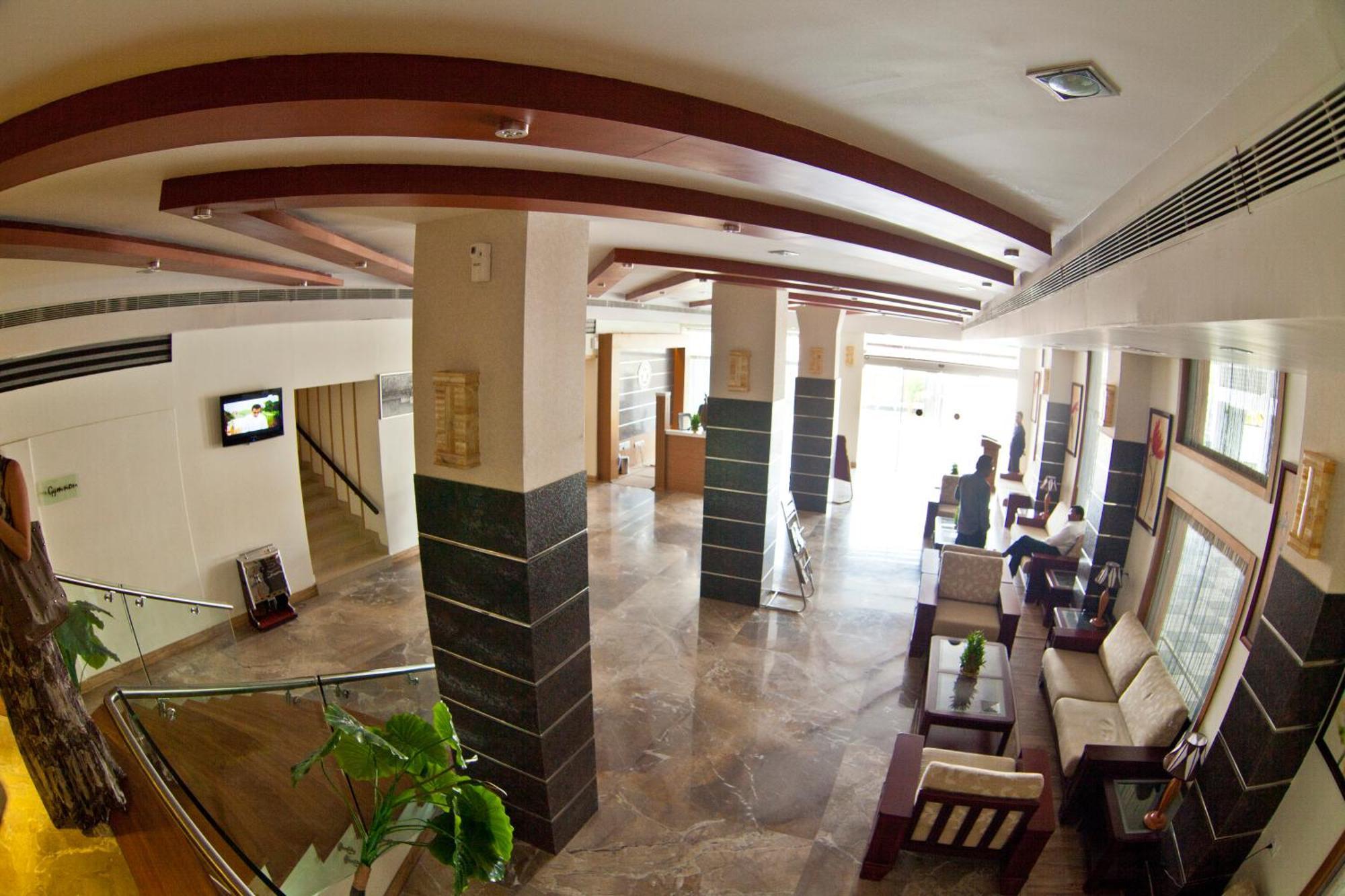 Paramount Tower Kozhikode Bagian luar foto