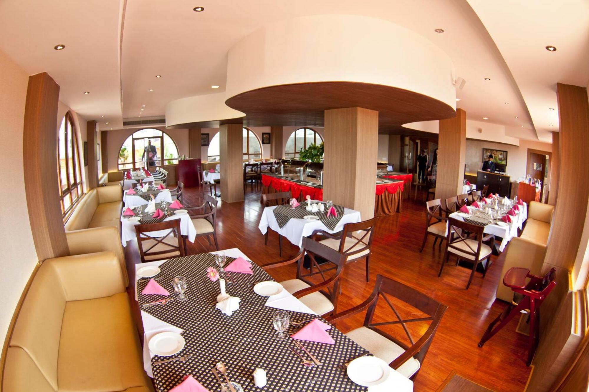 Paramount Tower Kozhikode Bagian luar foto